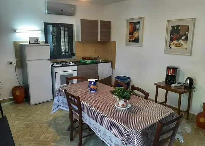 Carrubo - Giardino In Citta